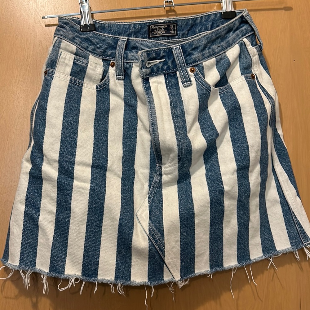 Abercrombie and Fitch denim skirt size 26 worn once